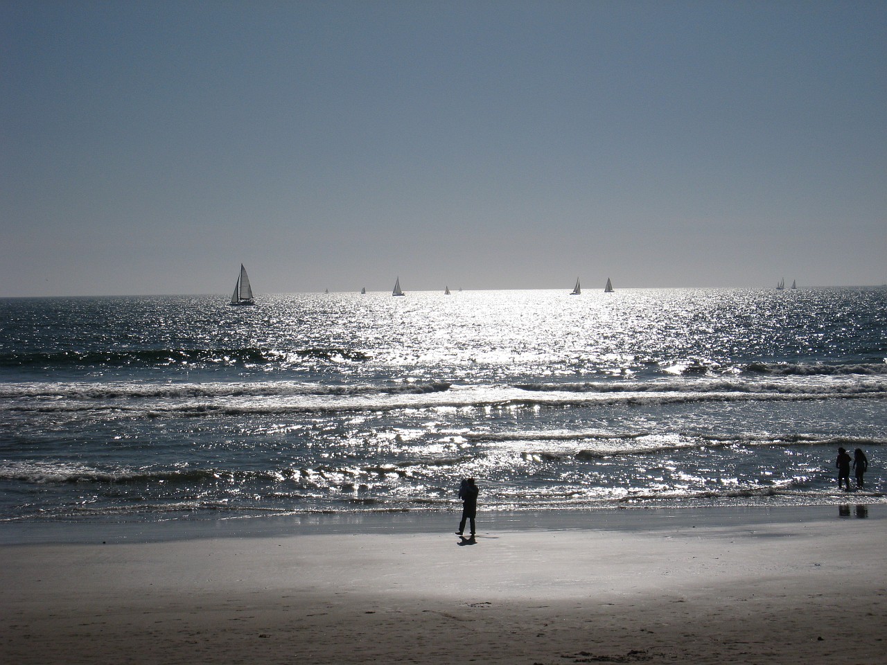 1386 California 2008-03 LA Scene.jpg - A visit to the Los Angeles California area in March of 2008. Activities ranged from Monets at the Getty, street hawkers at Venice Beach, movie look-alikes at Grauman's Chinese Theatre, to the Mission at San Juan Capistrano.